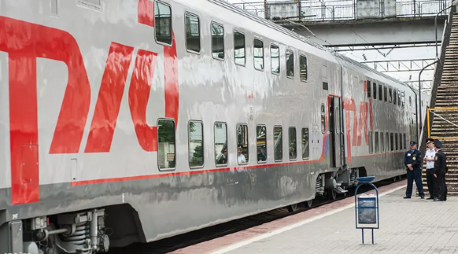 Двухэтажный "олимпийский" железнодорожный состав &copy;&nbsp;Алёна Живцова, ЮГА.ру