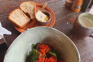 Ресторан &laquo;Яблоки печем&raquo; в Красной Поляне &copy;&nbsp;Фото Марины Солошко, Юга.ру