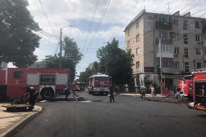 Пожар на пересечении улиц Карасунской и Октябрьской в Краснодаре © Фото Дарьи Роменской