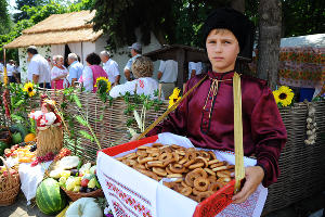 Ярмарка в День урожая в Краснодаре © Елена Синеок, ЮГА.ру