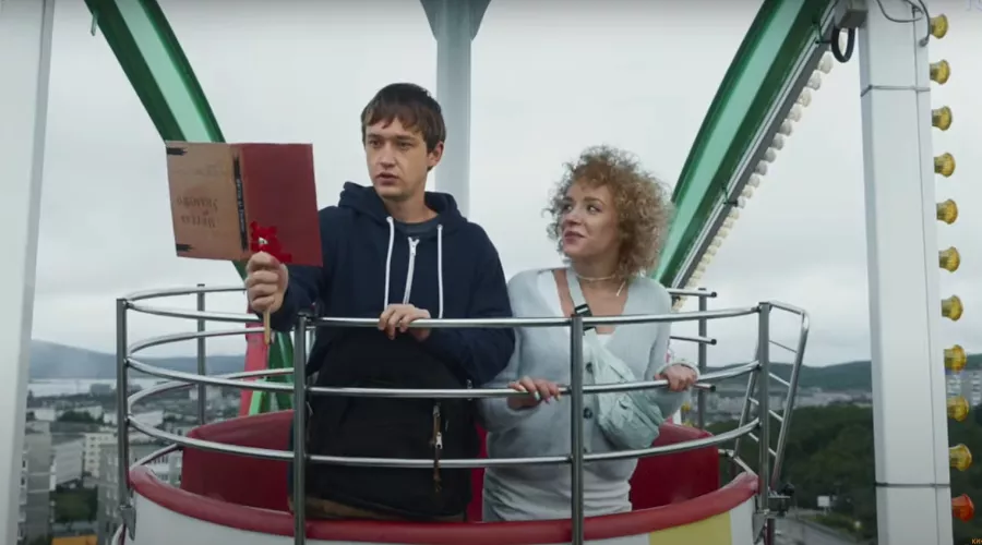 Кадр из трейлера к фильму «Год рождения» &copy;&nbsp;Скриншот видео с YouTube-канала &laquo;Киноафиша Трейлеры&raquo;, www.youtube.com/@user-be3kb8ny3m