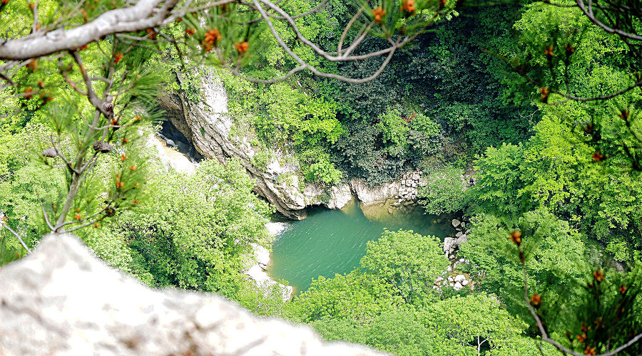 Орлиные скалы © Фото с сайта wikimedia.org