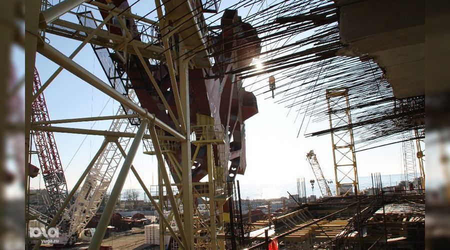 Строительство олимпийских объектов в Сочи © Ирина Лукьяшко. ЮГА.ру