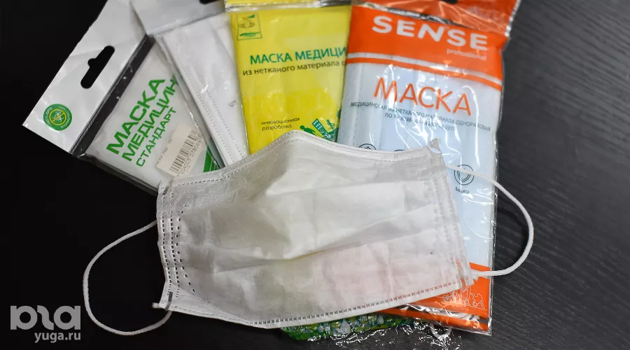 Медицинская маска &copy;&nbsp;Фото Елены Синеок, Юга.ру