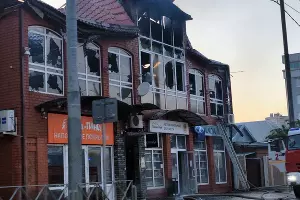 Сгоревшее здание на улице Тургенева, 1 июля 2023 г. &copy;&nbsp;Фото Антона Быкова