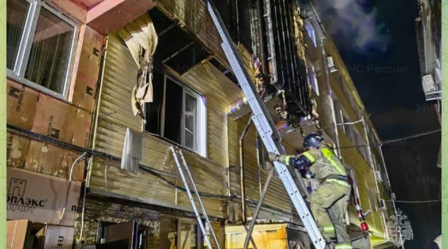 Тушение пожара в четырёхэтажном гараже в Хосте &copy;&nbsp;Пресс-служба ГУ МЧС России по Краснодарскому краю