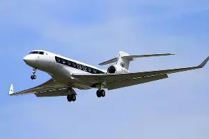 G-ULFS Gulfstream G650 Coventry &copy;&nbsp;Фото Rob Hodgkins, Wikimedia Commons
