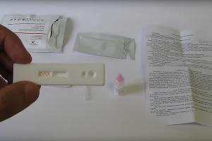 Экспресс-тест на ВИЧ © Скриншот видео из YouTube-канала Alcotesteri, youtube.com/watch?v=cgjnnQyhMu4