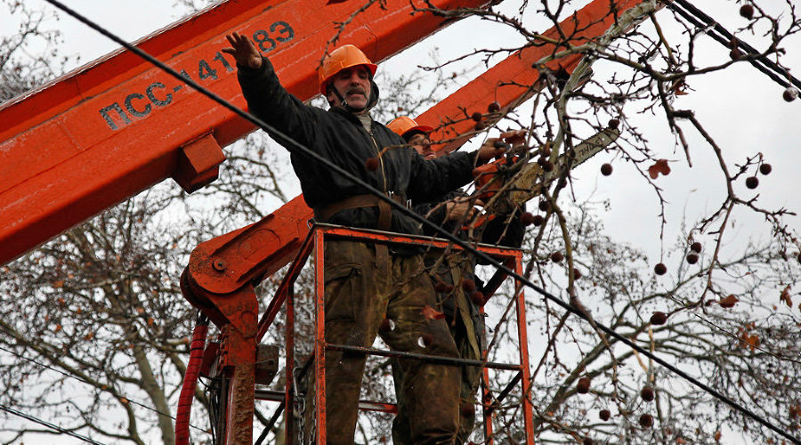 Ликвидация последствий ледяного дождя в Краснодаре &copy;&nbsp;Влад Александров, ЮГА.ру
