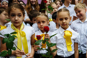 Последний звонок-2013 в Сочи © Нина Зотина, ЮГА.ру