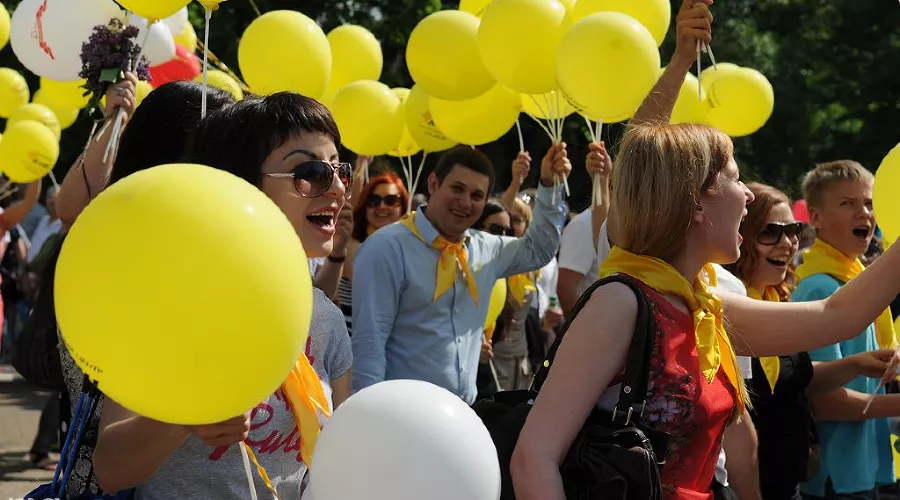 Первомайская демонстрация в Краснодаре &copy;&nbsp;Елена Синеок. ЮГА.ру