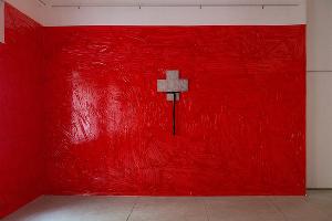 Выставка Виталия Безпалова «BBBB DDDD» в «Лестнице», Краснодар, 28 апреля 2019 © Фото с сайта tzvetnik.online