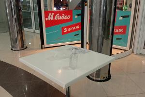 На входе в один из ТЦ, вместо контроля QR-кодов &copy;&nbsp;Фото Яры Гуляевой, Юга.ру