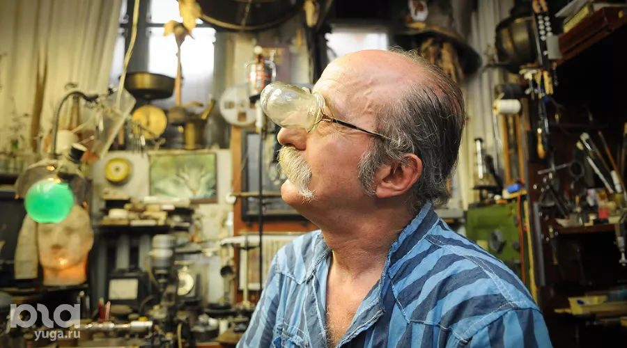 В мастерской Михаила Смаглюка &copy;&nbsp;Елена Синеок, ЮГА.ру