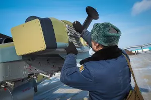 Подготовка вертолета Ка-52 к полету &copy;&nbsp;Виталий Тимкив, Юга.ру