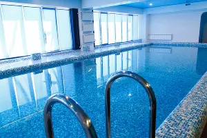 Бассейн фитнес-центра &copy;&nbsp;Фото с сайта anji-arena.ru