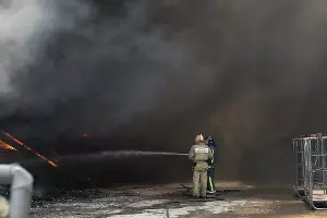 Пожар на складе резиновых изделий в Краснодаре &copy;&nbsp;Михаил Ступин, ЮГА.ру