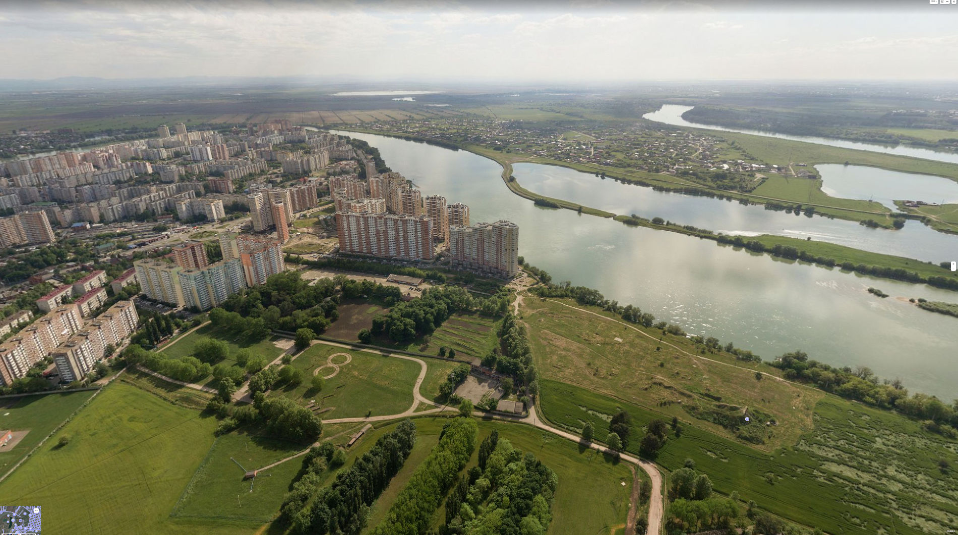 Вид на озера в ауле Старобжегокай и ЮМР от КубГАУ © Скриншот панорамы yandex.ru/maps 2018 года
