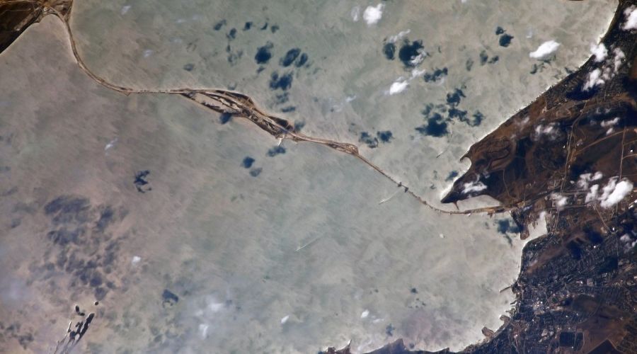 Крымский мост с борта МКС © Фото из твиттера Сергея Рязанского, twitter.com/SergeyISS