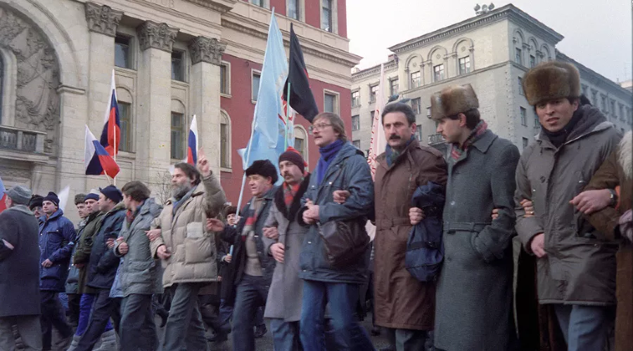 Митинг в поддержку демократических преобразований. Москва, 30 ноября 1991 года &copy;&nbsp;Фото доступно по лицензии Creative Commons Attribution-Share Alike 3.0 Unported