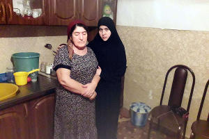 Амина Автурханова и ее мать © Фото пресс-службы уполномоченного по правам человека в ЧР