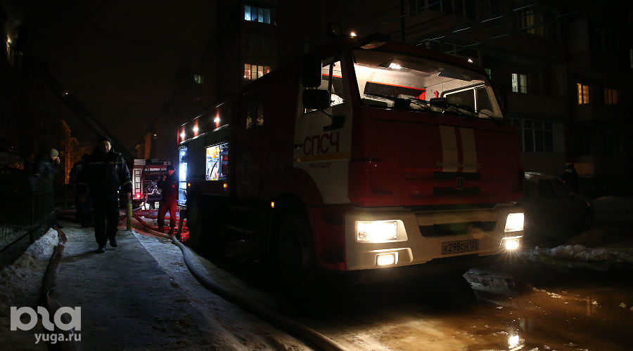 Пожар в самострое на улице Прокофьева в Краснодаре &copy;&nbsp;Фото Виталия Тимкива, Юга.ру
