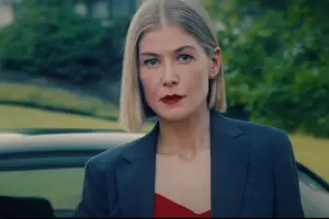Кадр из трейлера к фильму «Аферистка» &copy;&nbsp;Скриншот видео с YouTube-канала iVideos, www.youtube.com/@iVideos