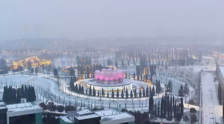 Парк «Краснодар» под первым снегом, 22 декабря 2021 &copy;&nbsp;Фото Евгения Таранжина