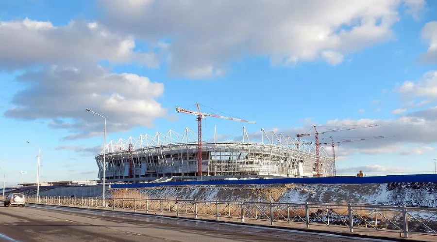 Строительство стадиона «Ростов-Арена» &copy;&nbsp;Фото с сайта craneves.ru