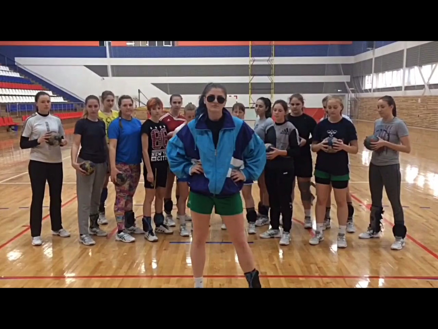 Пародия ГК «АГУ-Адыиф-2» на клип «Тает лед» &copy;&nbsp;Скриншот видео из группы &laquo;Гандбольный клуб "АГУ-Адыиф"&raquo; &laquo;ВКонтакте&raquo;, vk.com/adyifhandball