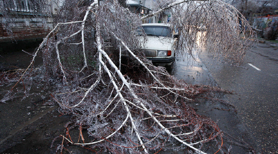 Последствия ледяного дождя в Краснодаре © Влад Александров, ЮГА.ру