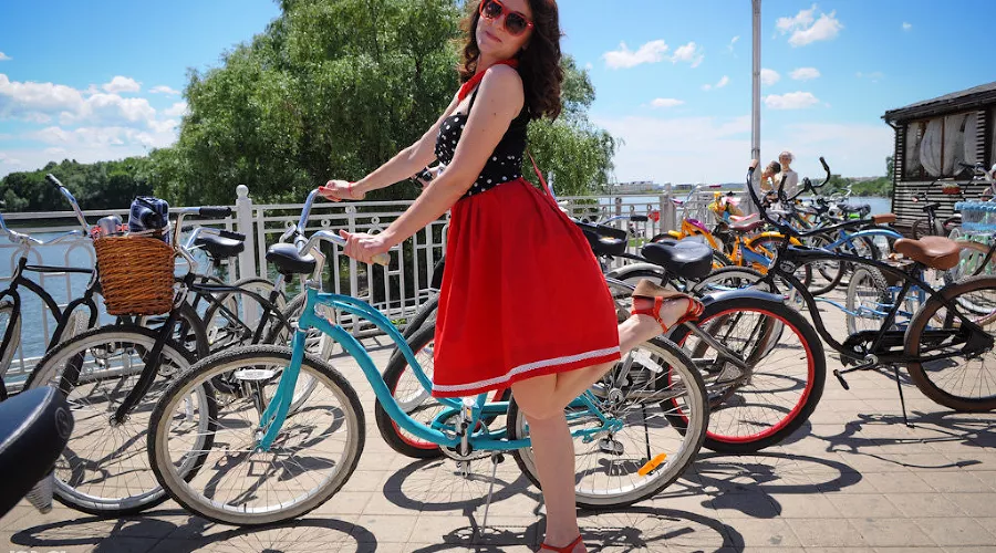 Велозаезд в стиле ретро в Краснодаре &copy;&nbsp;Елена Синеок, ЮГА.ру