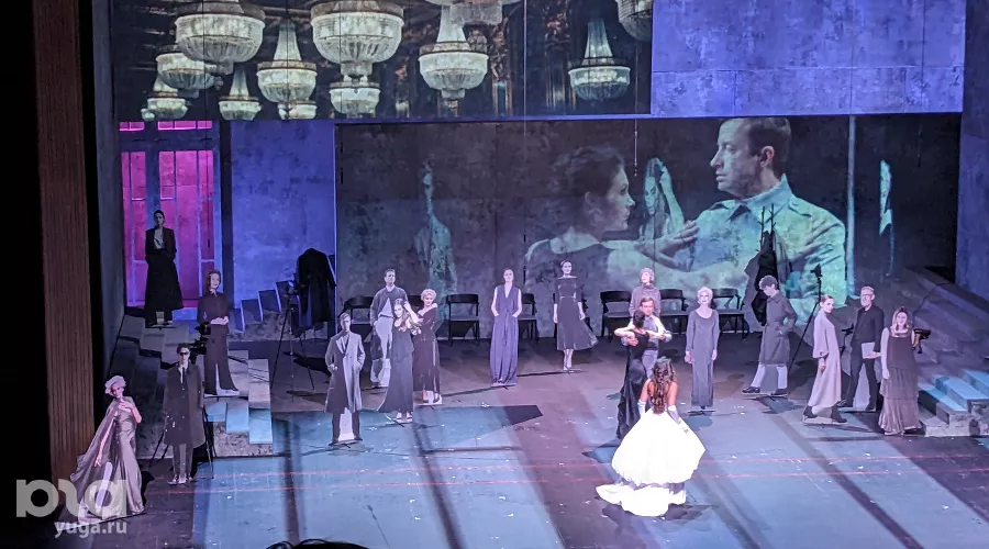 Краснодарский Драмтеатр, «Анна Каренина», реж. Дмитрий Егоров, декабрь 2023 г. &copy;&nbsp;Фото Александры Прохоренковой-Аксёновой, Юга.ру
