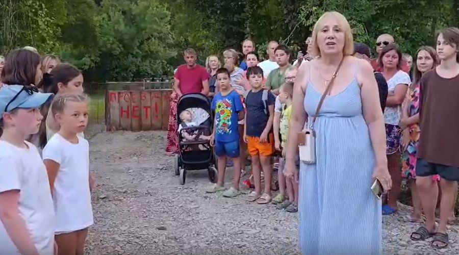  © Скриншот из паблика «Красный ПолитОбзор» vkvideo.ru