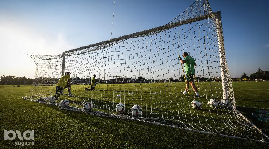 Открытая тренировка ФК "Кубань" &copy;&nbsp;Елена Синеок, ЮГА.ру