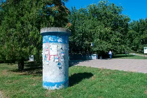 Афиша и вход в подземный переход &copy;&nbsp;Фото Дмитрия Пославского, Юга.ру