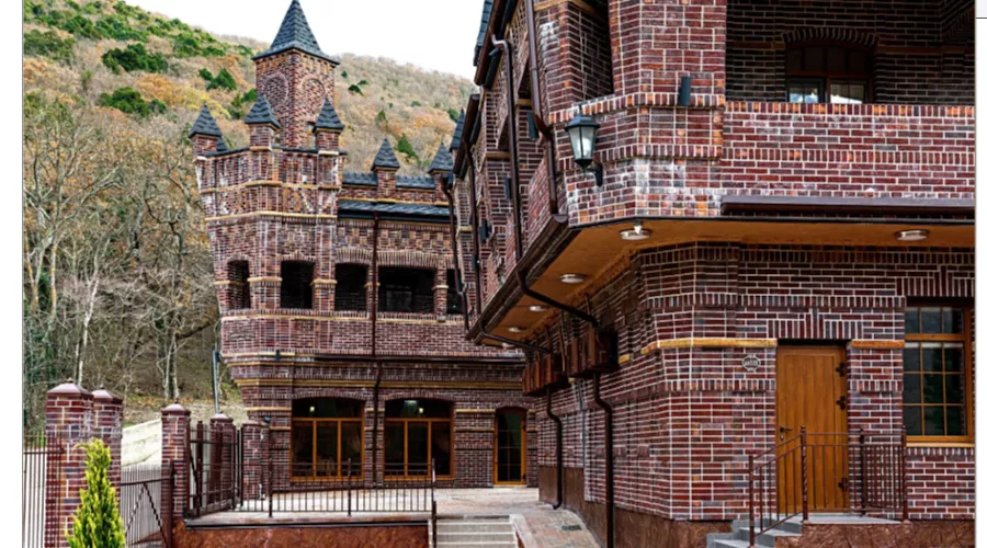  &copy;&nbsp;Скриншот фото с сайта abrau-hotels.ru/oteli/dyurso-tauer