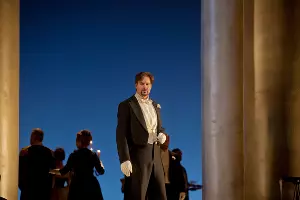 Кадр из оперы «Евгений Онегин» &copy;&nbsp;Фото с сайта www.theatrehd.ru