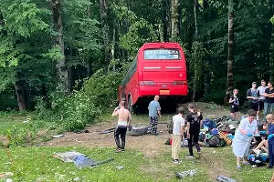 Автобус, перевозивший студентов КубГУ, 18 июня 2022 года попал в аварию возле Мезмая &copy;&nbsp;Фото пресс-службы прокуратуры Краснодарского края