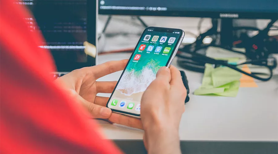 iPhone X &copy;&nbsp;Фото с сайта unsplash.com