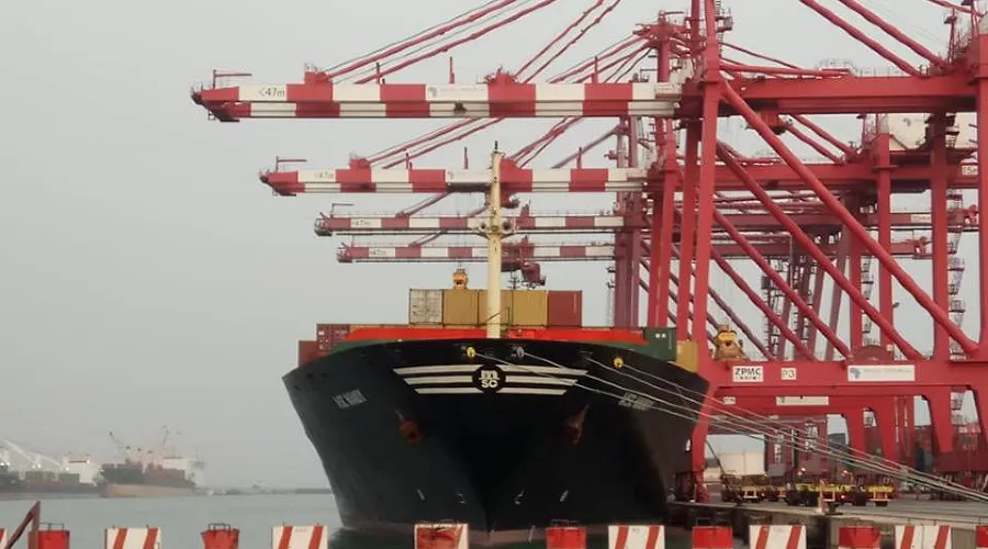 Контейнеровоз MSC Mandy &copy;&nbsp;Фото из группы посольства России в Бенине и Того, www.facebook.com/rusambben