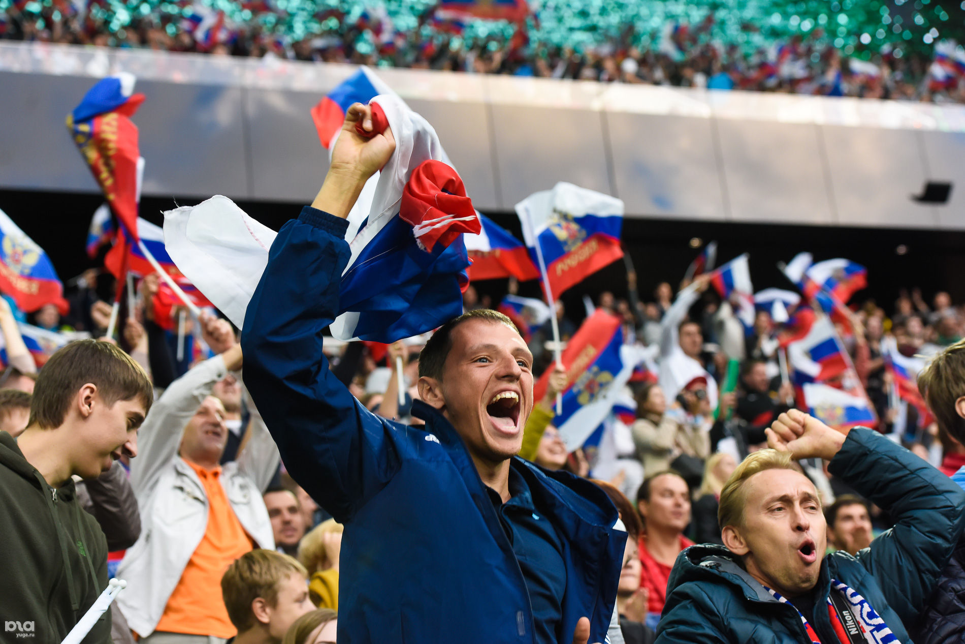 Спортсмены 2016 года. Датские болельщики в Ростове. Кубанские спортсмены с флагом. Спортсмены проголосовали.