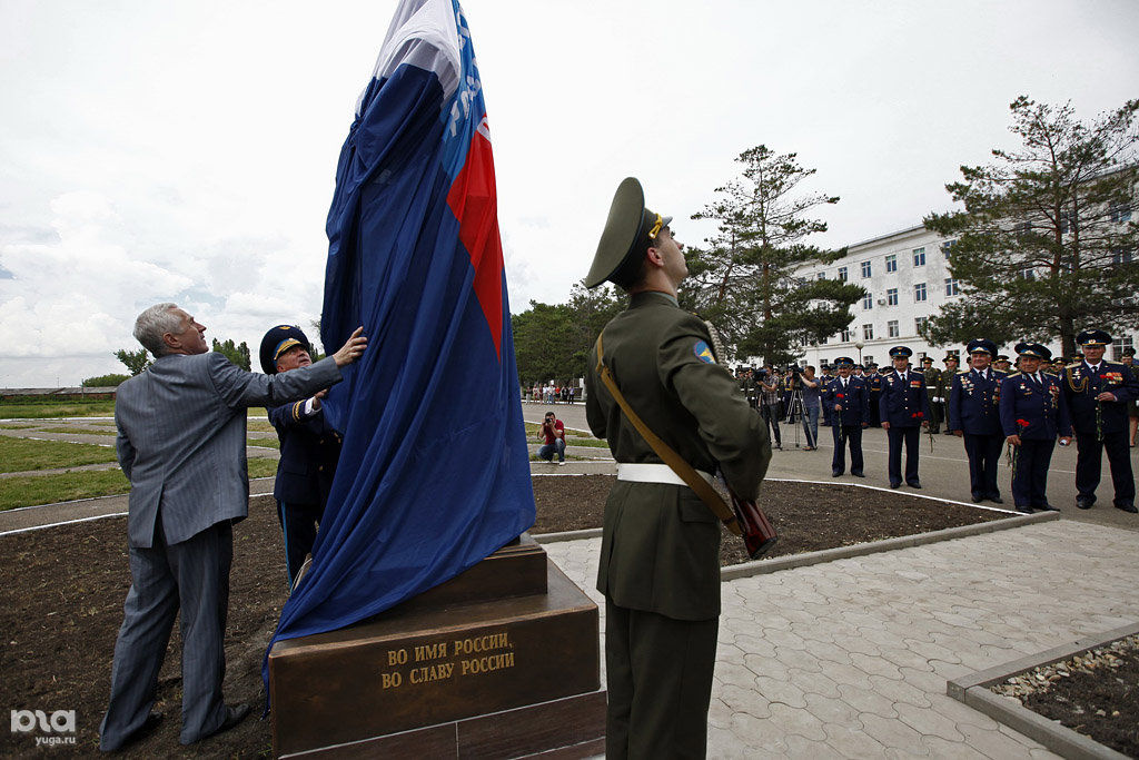 покрышкина 4 краснодар. покрышкин александр иванович памятник в краснодаре. покрышкин летчик памятник. краснодар улица александра покрышкина 2/2. работа краснодар покрышкина.