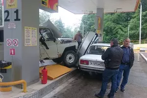 ДТП в Сочи &copy;&nbsp;Фото из сообщества &laquo;ДТП и ЧП | Сочи&raquo; &laquo;ВКонтакте&raquo;, vk.com/info_sochi