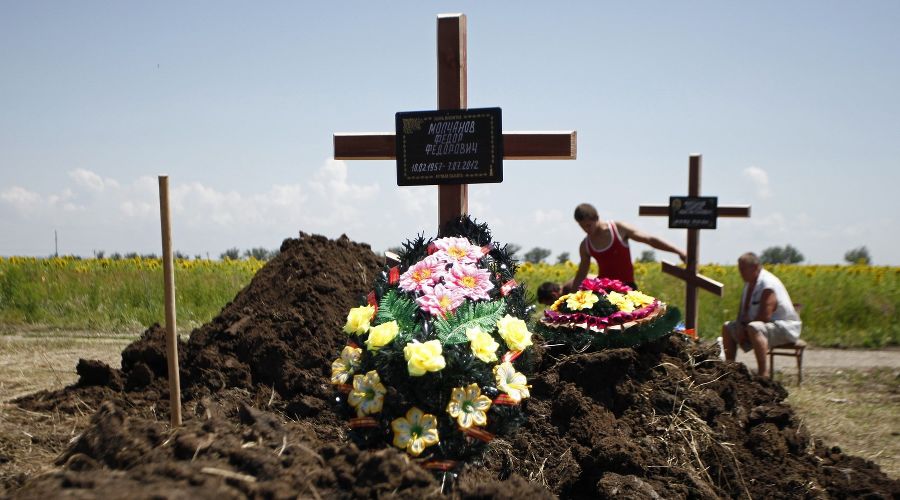 На кладбище в Крымске &copy;&nbsp;Влад Александров, ЮГА.ру