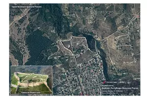 Цитадель Нарын-Кала из космоса &copy;&nbsp;Скриншот фото с сайта kuban.rbc.ru