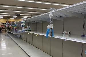 Пустые полки в продуктовом магазине Safeway в Калифорнии © Фото Светланы Карслиоглу
