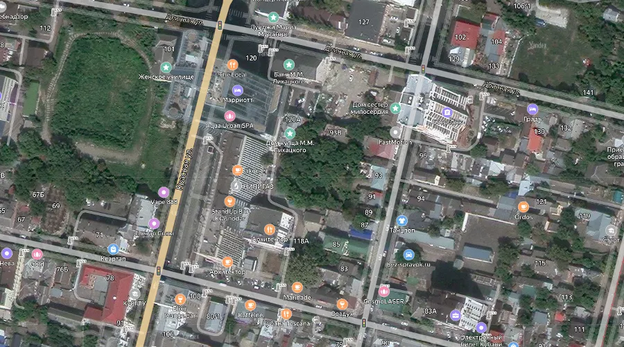 Прогулочная зона у дома Лихацкого появилась на месте деревьев &copy;&nbsp;Скриншот yandex.ru/maps