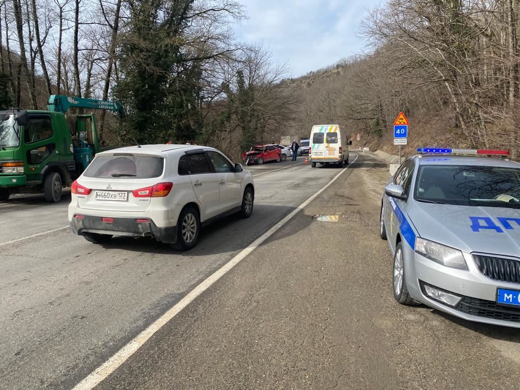 дтп 03. геленджик авария лексус. дтп в геленджике. 10. дтп в геленджике.