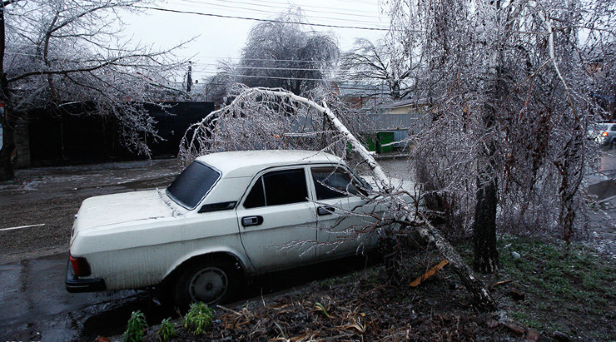 Последствия ледяного дождя в Краснодаре © Влад Александров, ЮГА.ру